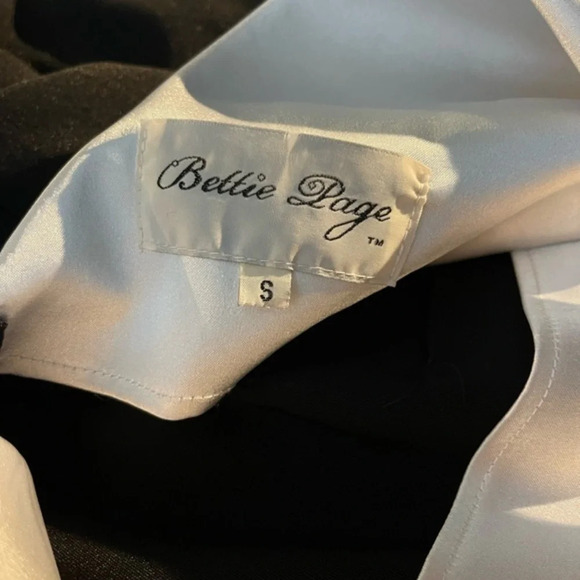 Jazmin Circle Black Swing Dress from Bettie Page (Tatyana) - Picture 13 of 13